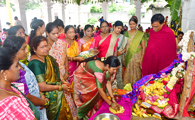 Varalakshmi_20Vratham_20Celebrations_20in_20Telugu_20States_20Photos_20_2819_29.jpg 20