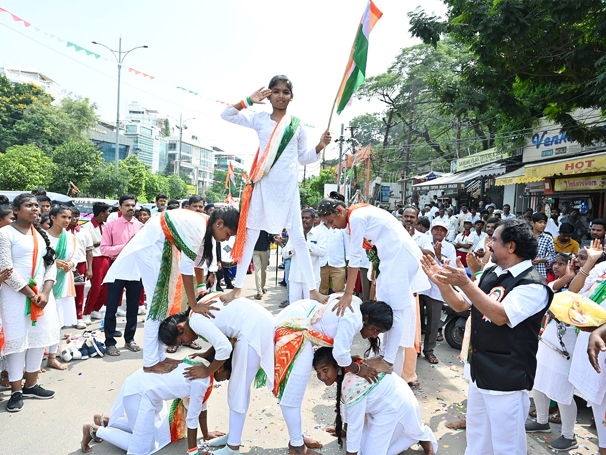 independence_20day_202024_20celebration_20at_20Khairatabad_2_0.jpg 21