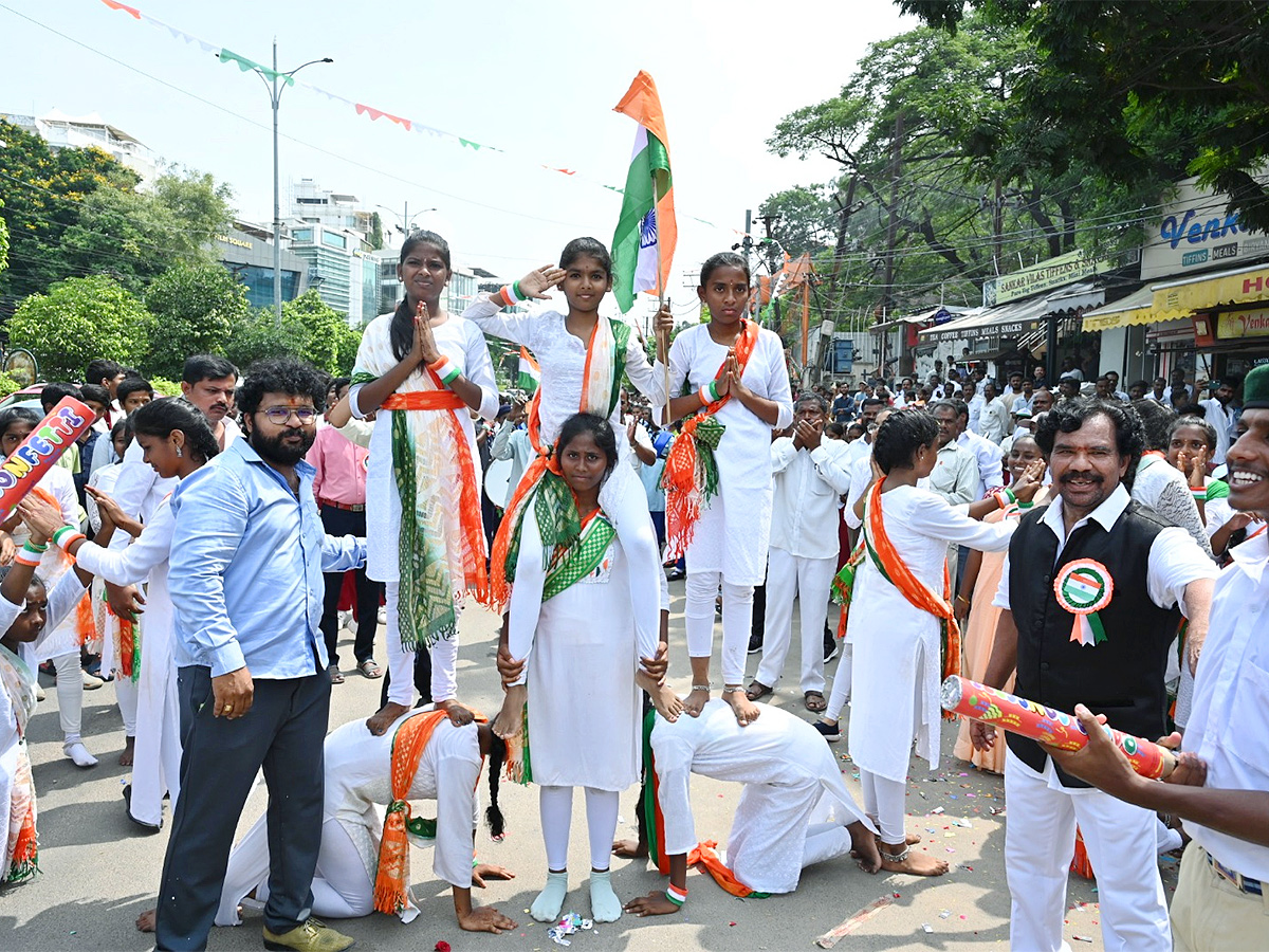 independence_20day_202024_20celebration_20at_20Khairatabad_5_0.jpg 24