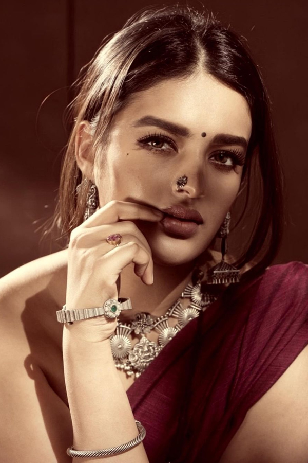 Nidhhi-Agerwal-2.jpg 3