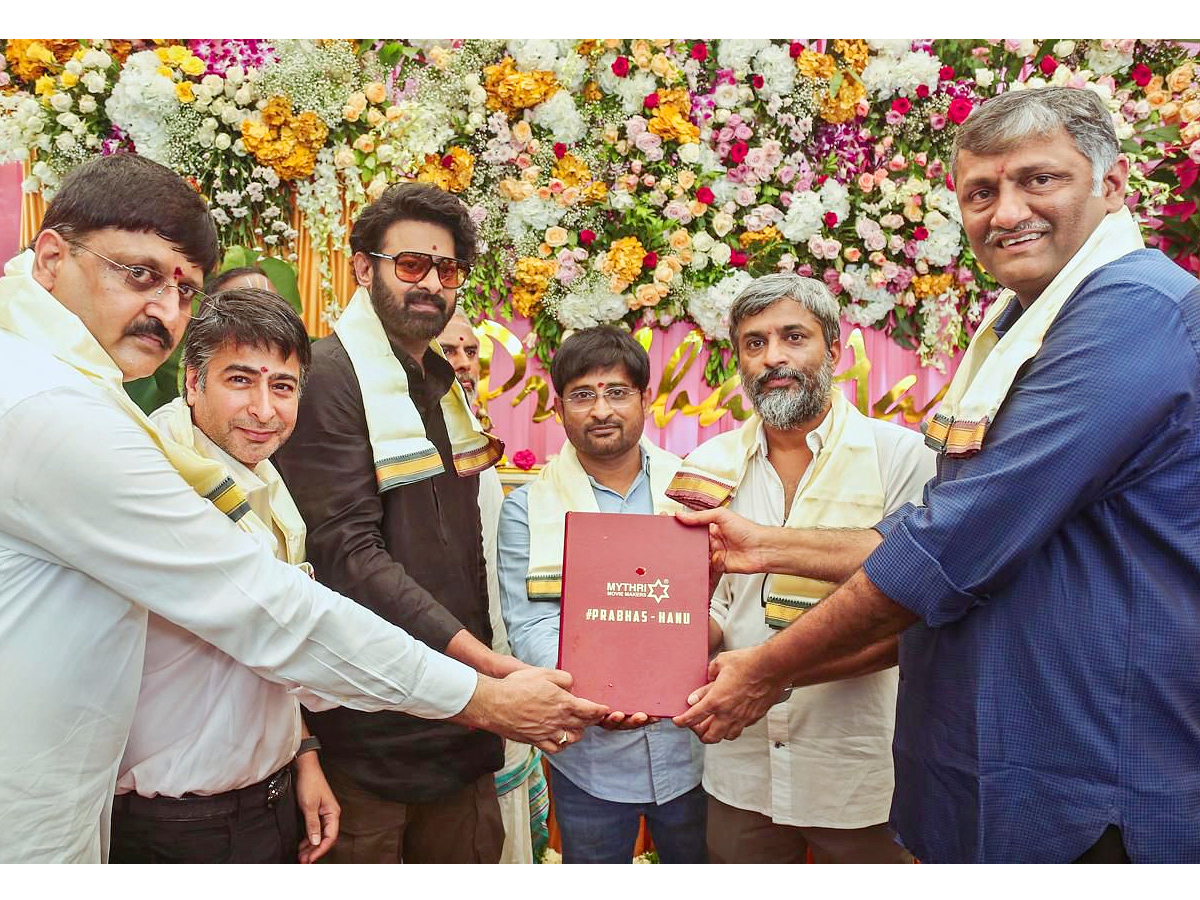 Prabhas_20And_20Hanu_20Raghavapudi_20Movie_20Opening_20Pooja_20Ceremony_20Photos_20_285_29.jpg 6