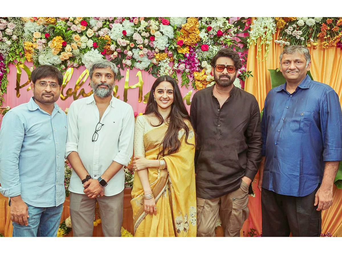 Prabhas_20And_20Hanu_20Raghavapudi_20Movie_20Opening_20Pooja_20Ceremony_20Photos_20_287_29.jpg 1