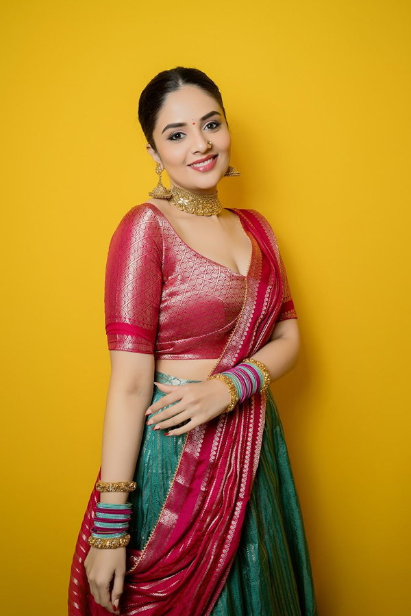 Sreemukhi-1.jpg 2