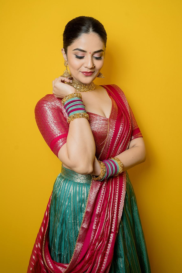Sreemukhi-15.jpg 16