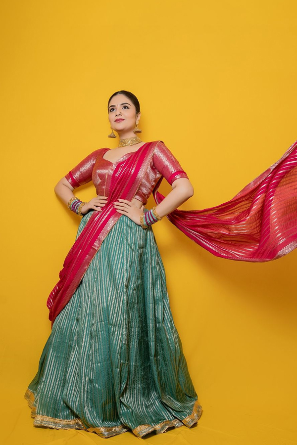 Sreemukhi-2.jpg 3
