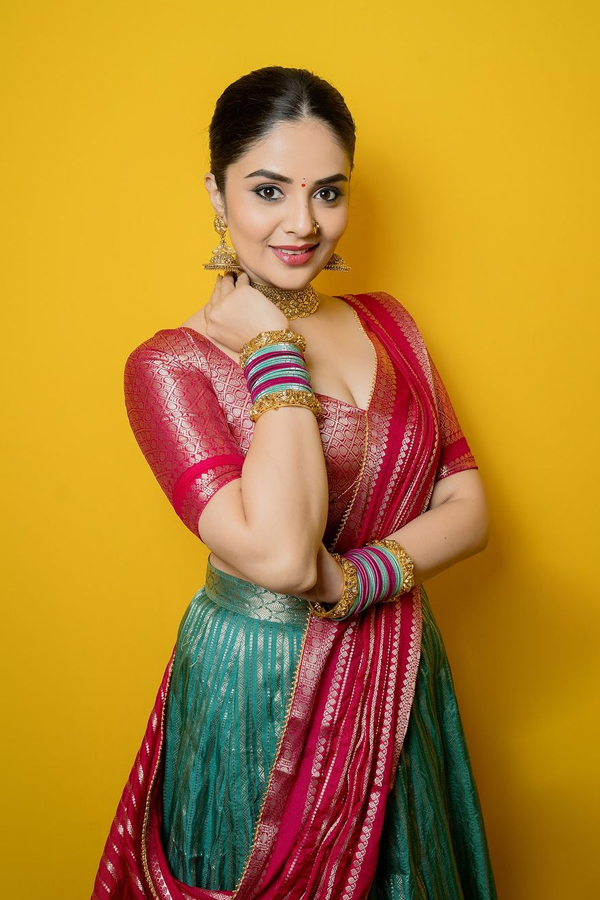 Sreemukhi-4.jpg 5