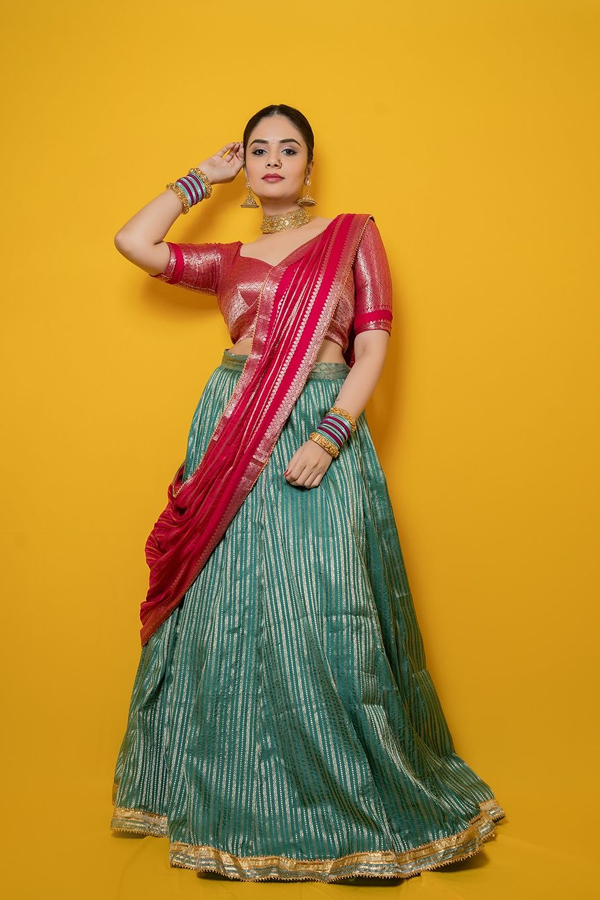Sreemukhi-8.jpg 9