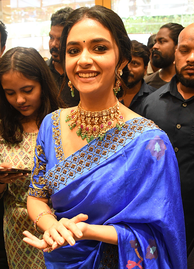 Actress_20Keerthy_20Suresh_20at_20Hanamkonda_20Photos_15.jpg 15
