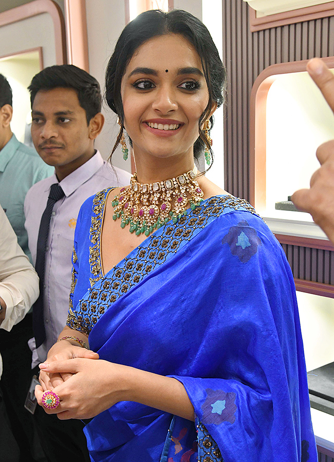 Actress_20Keerthy_20Suresh_20at_20Hanamkonda_20Photos_17.jpg 17