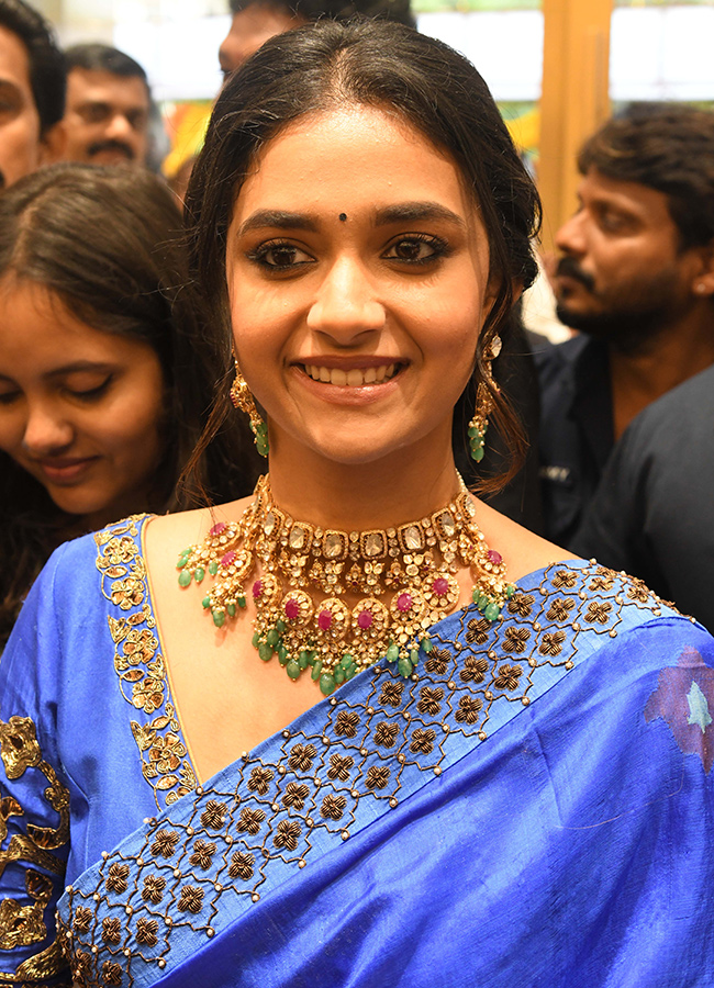 Actress_20Keerthy_20Suresh_20at_20Hanamkonda_20Photos_19.jpg 19