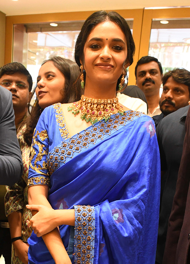 Actress_20Keerthy_20Suresh_20at_20Hanamkonda_20Photos_23.jpg 23
