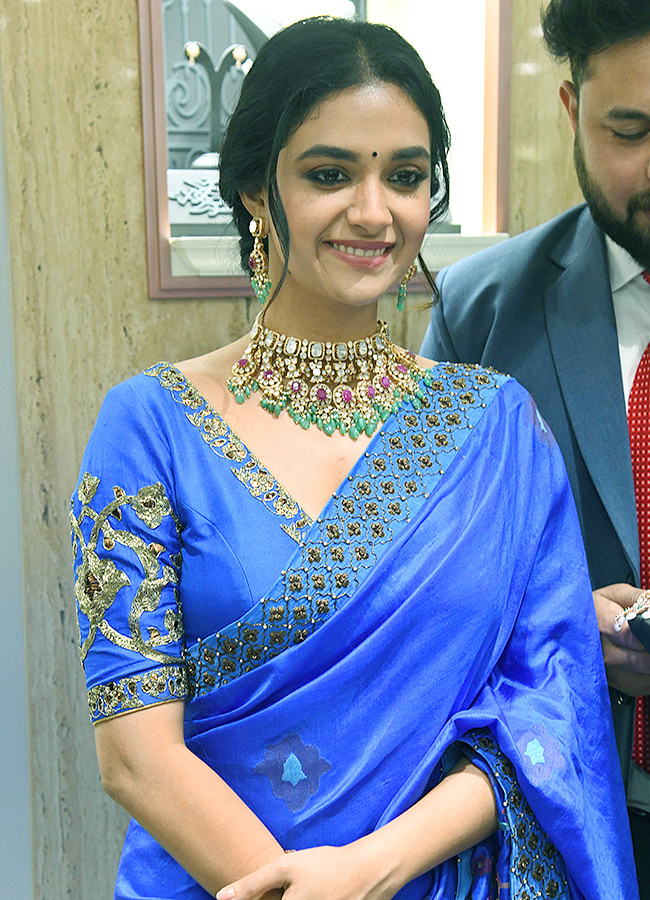 Actress_20Keerthy_20Suresh_20at_20Hanamkonda_20Photos_25.jpg 25