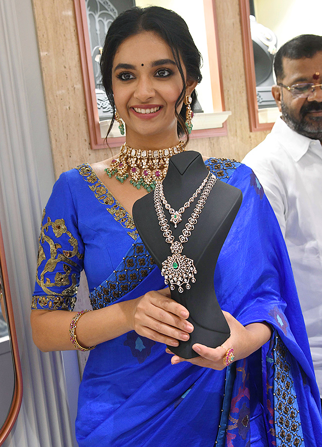 Actress_20Keerthy_20Suresh_20at_20Hanamkonda_20Photos_31.jpg 30