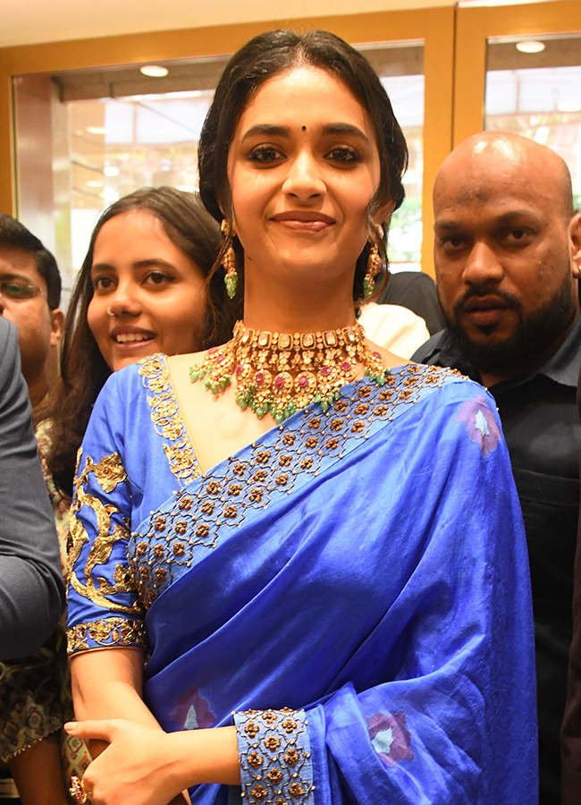 Actress_20Keerthy_20Suresh_20at_20Hanamkonda_20Photos_5.jpg 5