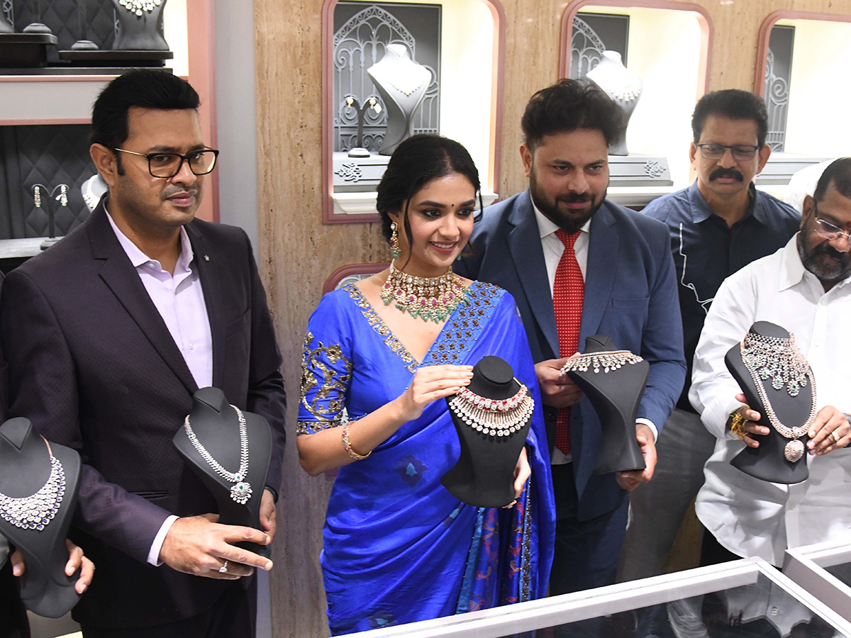 Actress_20Keerthy_20Suresh_20at_20Hanamkonda_20Photos_6.jpg 6