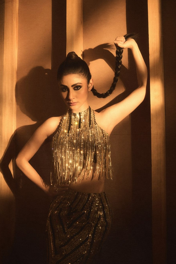 Mouni-Roy-1_0.jpg 2