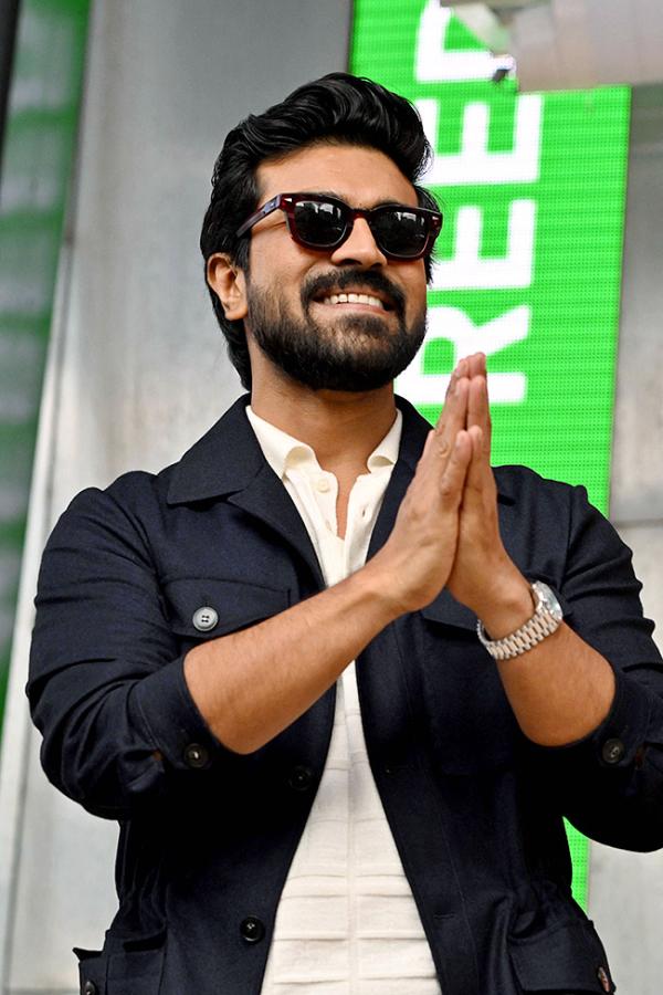 Ram_20Charan_20in_20Indian_20Film_20Festival_20of_20Melbourne_20Awards_10.jpg 9