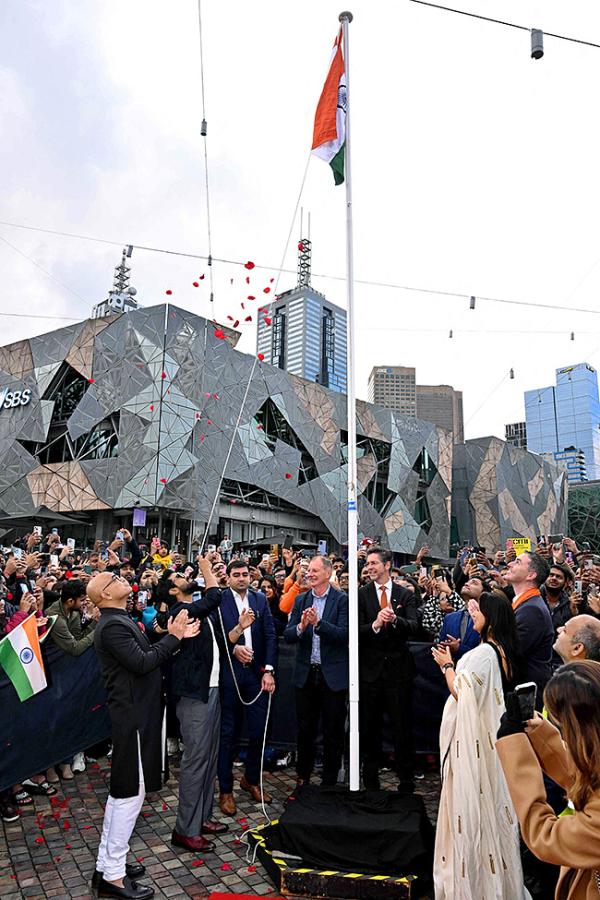 Ram_20Charan_20in_20Indian_20Film_20Festival_20of_20Melbourne_20Awards_17.jpg 16