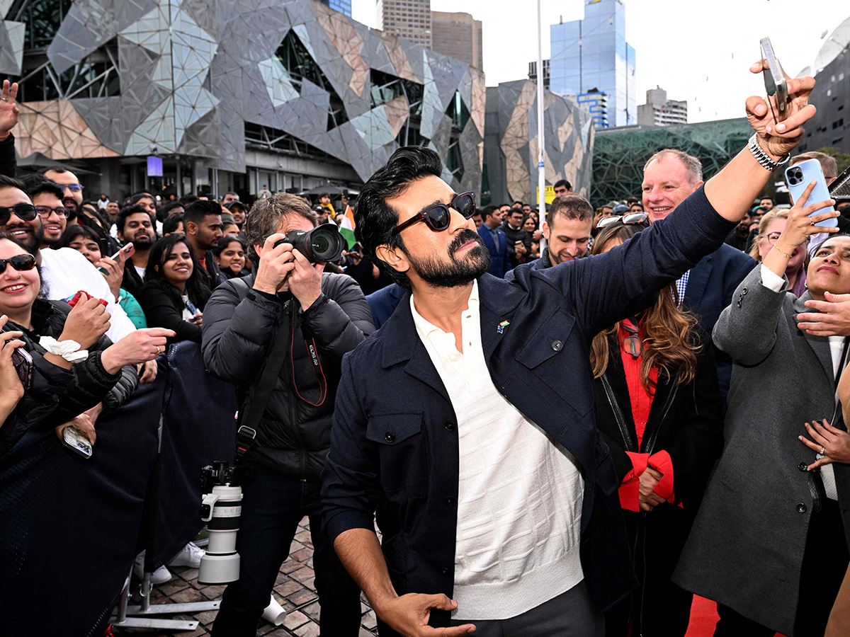 Ram_20Charan_20in_20Indian_20Film_20Festival_20of_20Melbourne_20Awards_4.jpg 4