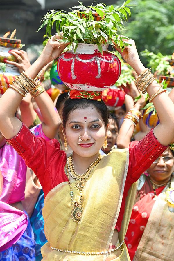 Ganga_20Teppotsavam_20Celebrations_202024_20In_20Khairatabad_20Photo_20Gallery__20_2811_29.jpg 11