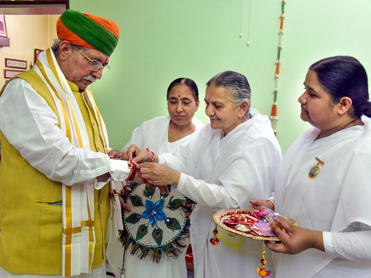 Raksha_20Bandhan_20Festival_202024_20Photos_8.jpg 13