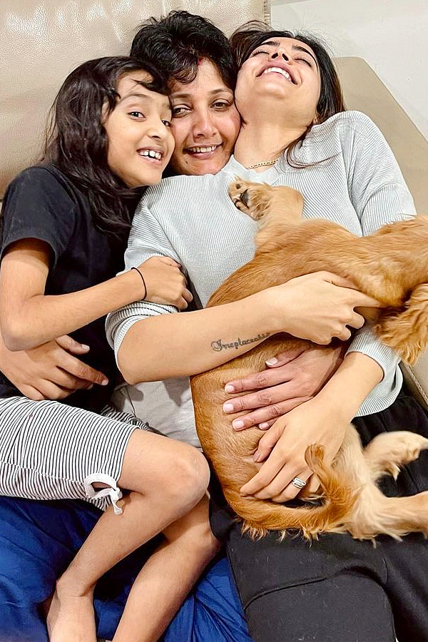 Rashmika_20Mandanna_20shares_20adorable_20moments_20with_20her_20little_20sister_20Photos_20_283_29.jpg 4