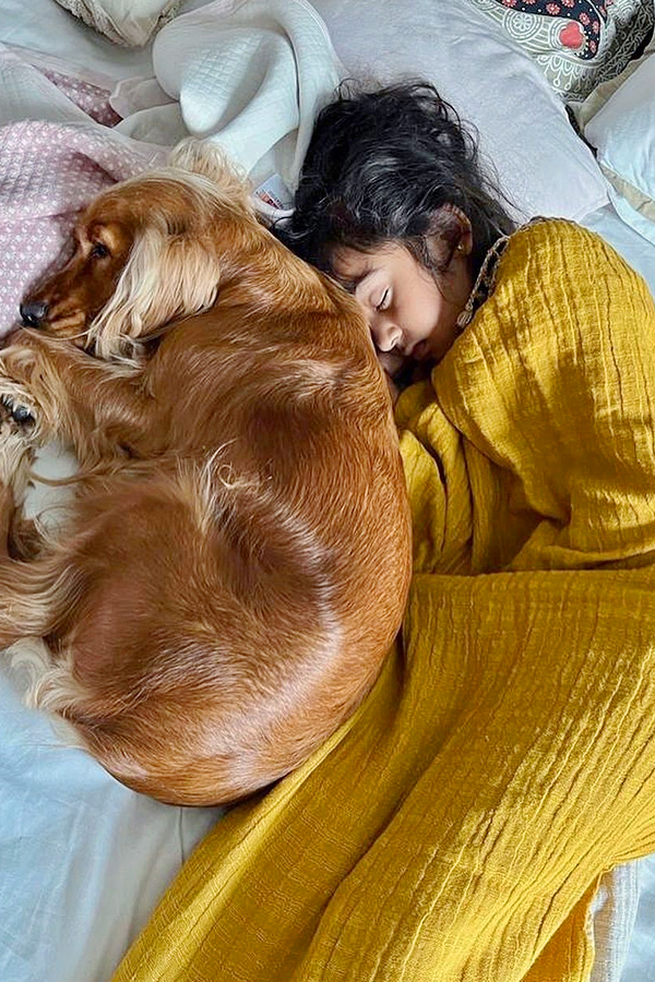 Rashmika_20Mandanna_20shares_20adorable_20moments_20with_20her_20little_20sister_20Photos_20_288_29.jpg 9