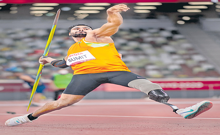 SUMIT-GOLD-JAVELIN12.jpg