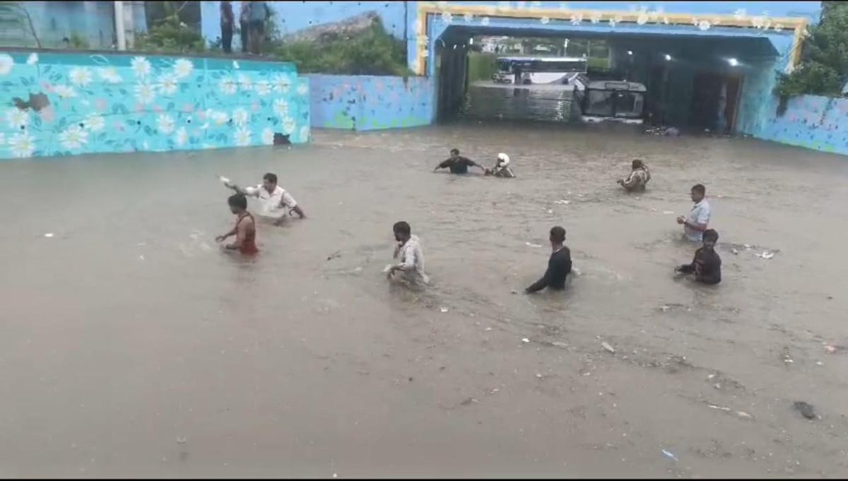 heavy_20rains_20in_20telangana_202024_20photos_12.jpg 12