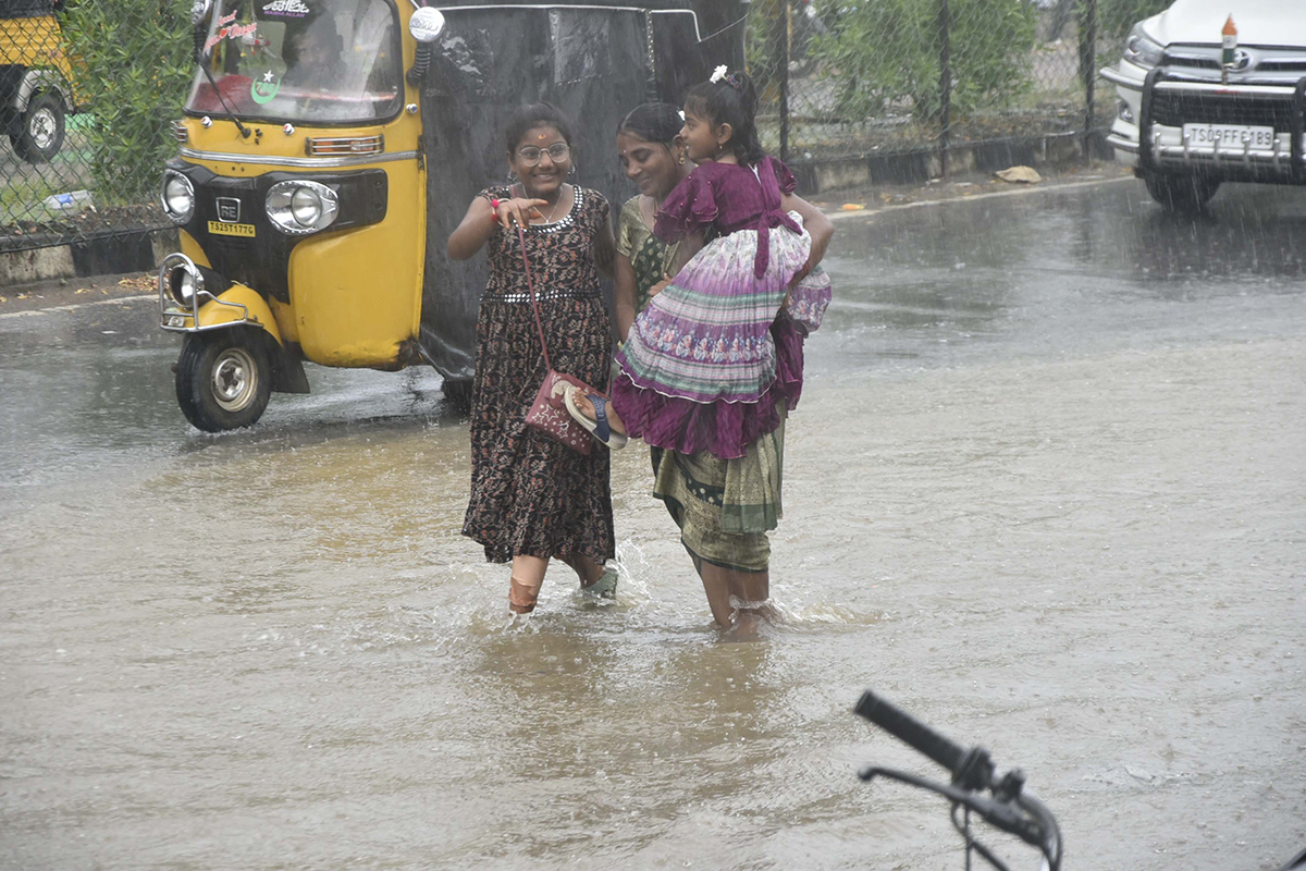 heavy_20rains_20in_20telangana_202024_20photos_13.jpg 13