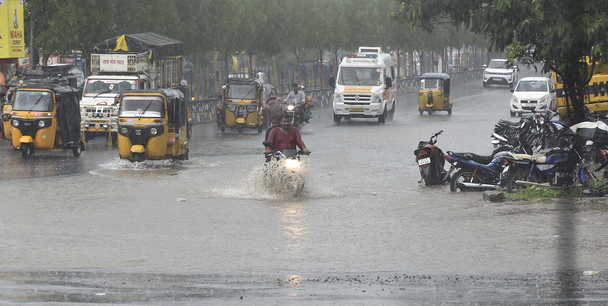 heavy_20rains_20in_20telangana_202024_20photos_15.jpg 15