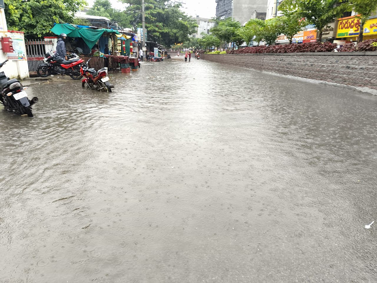 heavy_20rains_20in_20telangana_202024_20photos_16.jpg 16