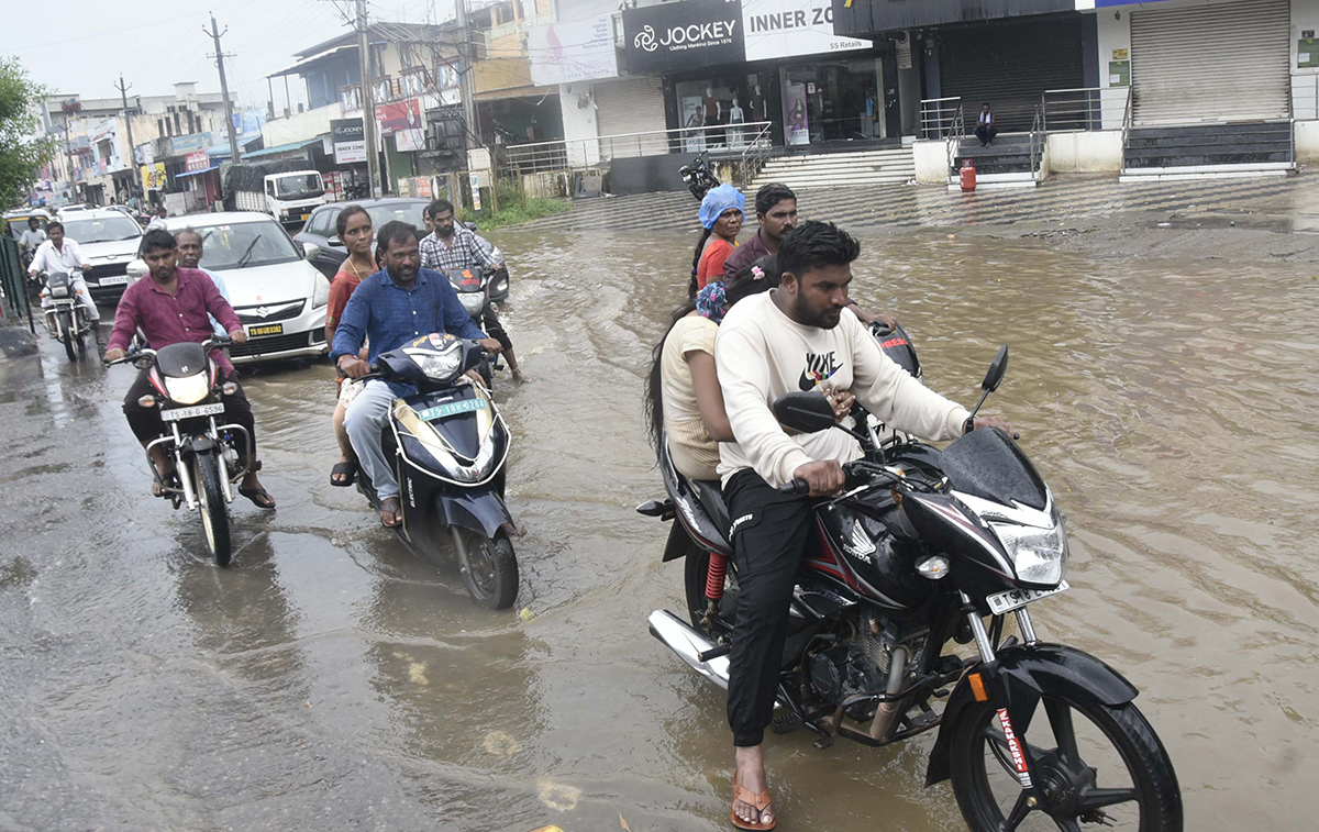heavy_20rains_20in_20telangana_202024_20photos_18.jpg 18