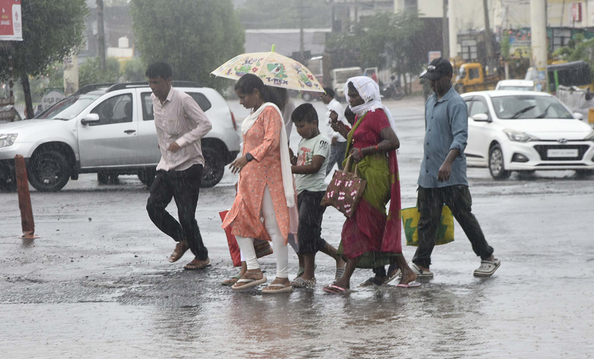 heavy_20rains_20in_20telangana_202024_20photos_2.jpg 2