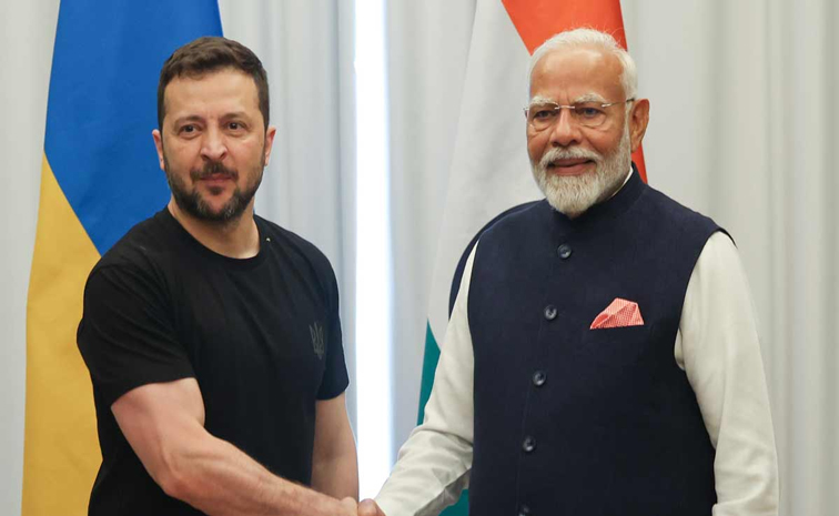 modi_2C-jylyn.jpg