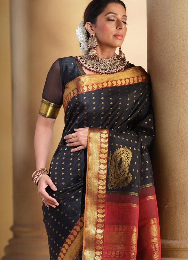 Actress_20Bhumika_20Chawla_20photos__20_2810_29.jpg 10