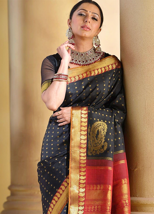 Actress_20Bhumika_20Chawla_20photos__20_282_29.jpg 2