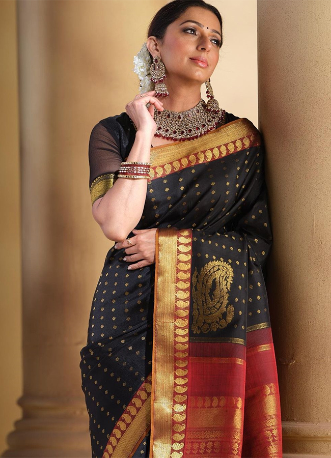 Actress_20Bhumika_20Chawla_20photos__20_283_29.jpg 3