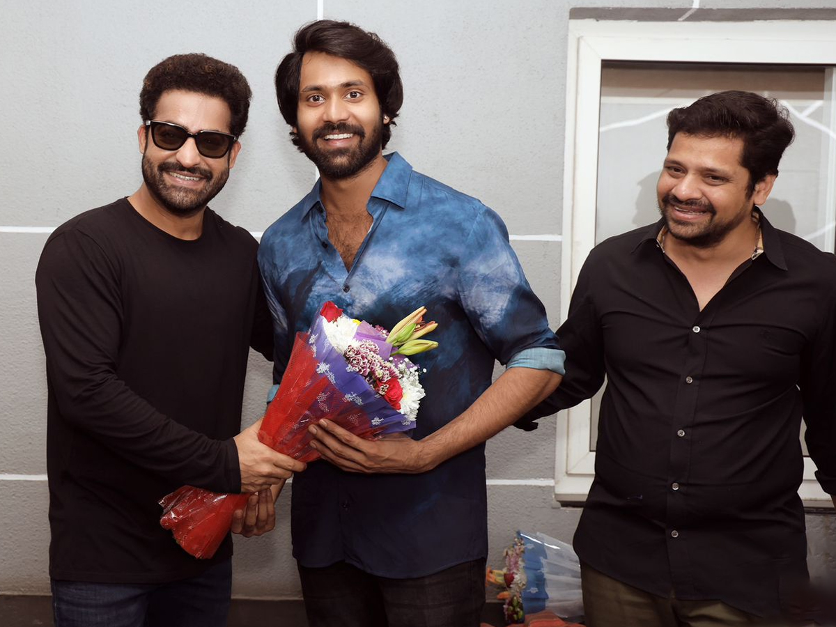 Allu-Arjun-Aay-Team-5.jpg 5