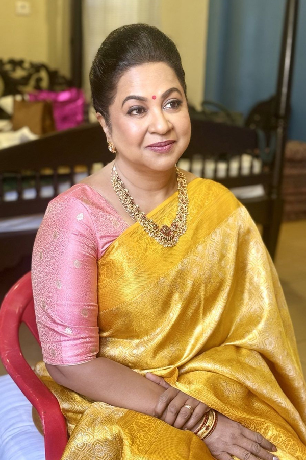 Radikaa-Sarathkumar-10_0.jpg 11