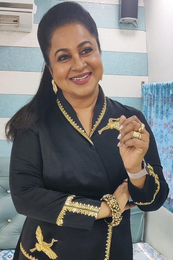 Radikaa-Sarathkumar-11_0.jpg 12