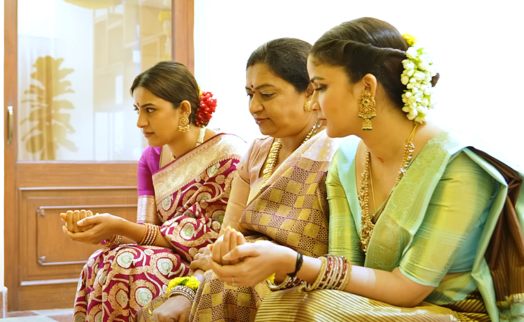Mega_20Family_20Varalaxmi_20Vratham_20Photos_20Goes_20Viral_20in_20Social_20Media_20_20_287_29.jpg 7