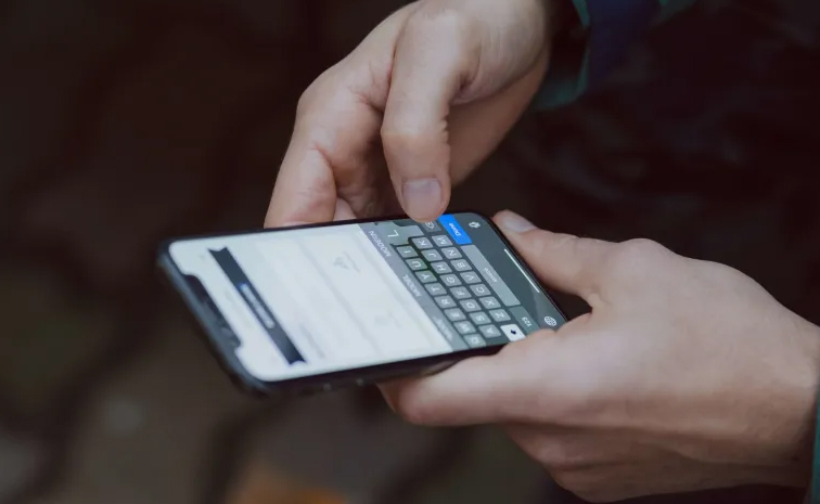 iphone.jpg