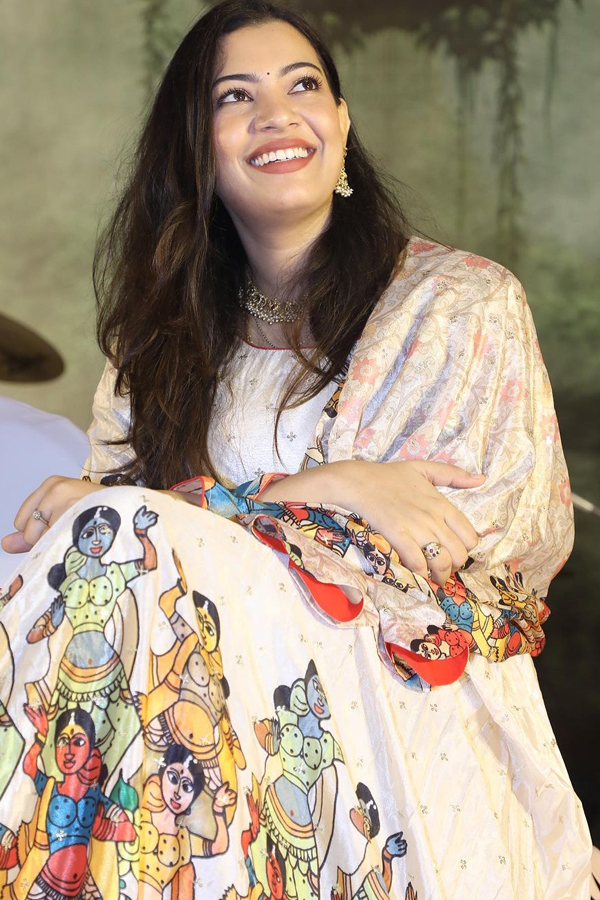 Geetha-Madhuri-13.jpg 14