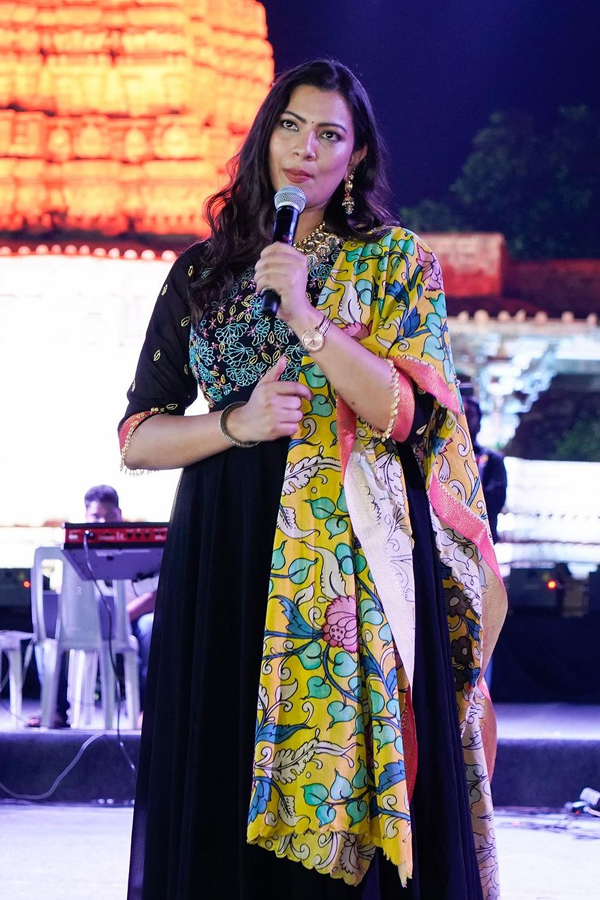 Geetha-Madhuri-15.jpg 16