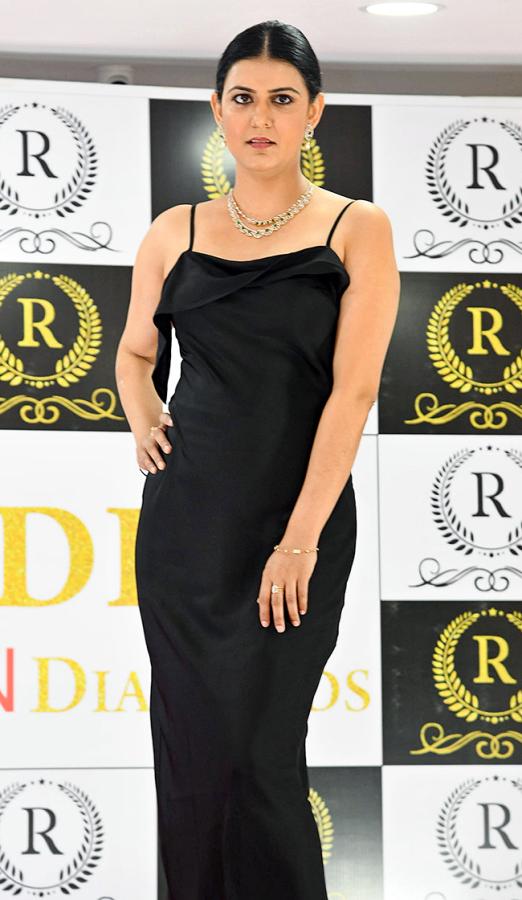 rudra_20diamond_20jewellery_20fashion_20show_20hyderabad_5.jpg 5