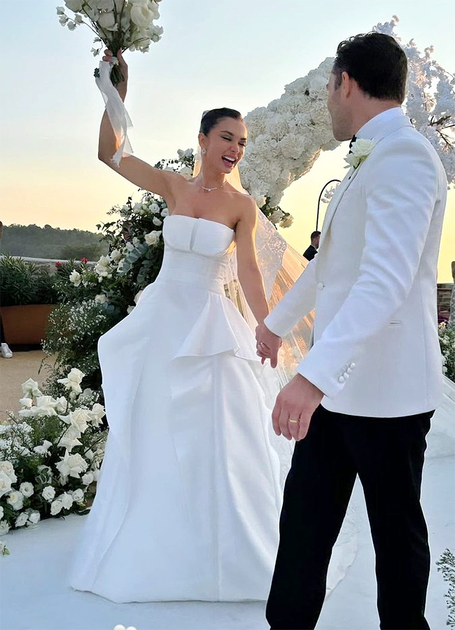 Amy_20Jackson_20And_20Ed_20Westwick_20Are_20Now_20Married_20HD_20Photos__20_289_29.jpg 9