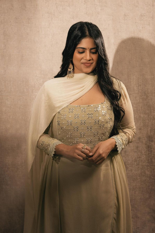 Megha-Akash-3.jpg 4