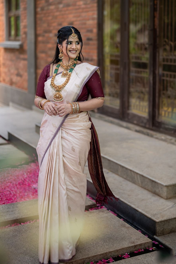 Megha-Akash-4.jpg 5