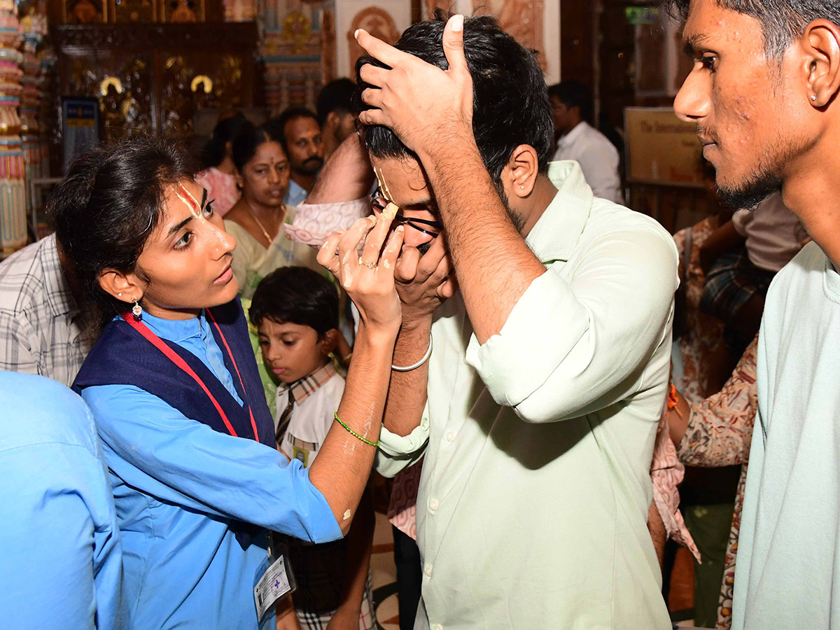 sri_20krishna_20janmashtami_20celebrations_20in_20telugu_20states_10.jpg 10